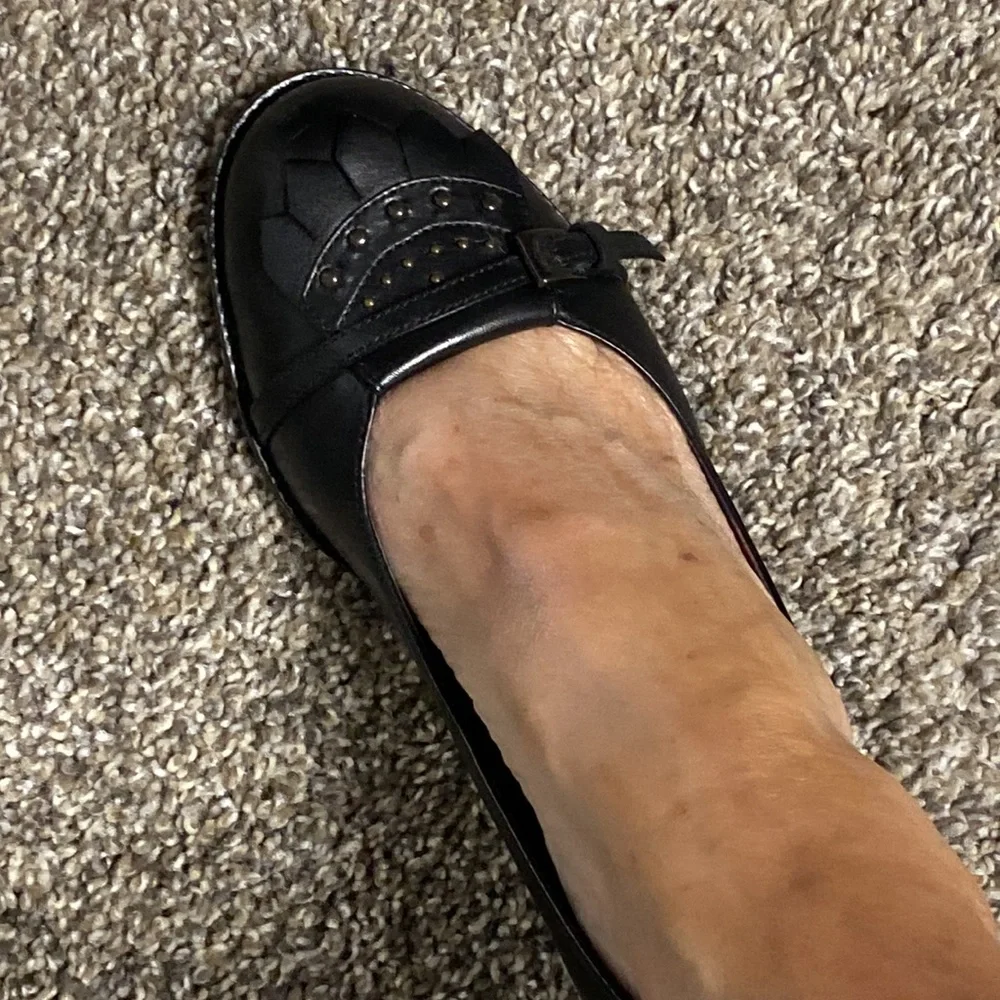 Aerosol Black Leather pumps